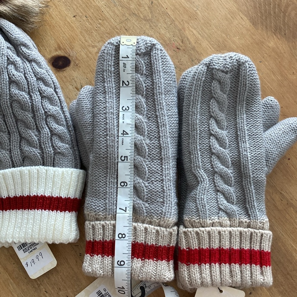 Cherie Bliss Cable Knit Tuque & Mitt Set – 1 Set (PomPom Hat + Mitts) - Picture 14 of 16